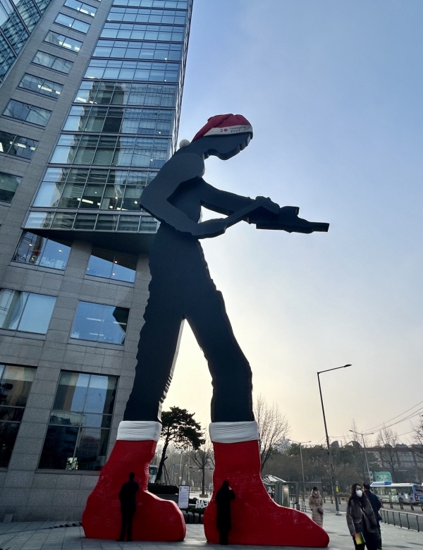 태광그룹 세화미술관이 신년을 맞아 '해머링맨에게 새해 소원 빌어요' 이벤트를 이달 12일까지 진행한다. 사진=태광그룹.