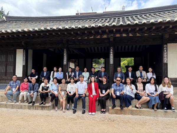 국민대학교 한국어문학부가 타슈켄트한국교육원, 러시아·CIS지역 국가협의회와　함께 지난 2５일 국민대 글로벌센터에서 국제　한국어　경시대회의　일환으로　‘학생 말하기대회’와 ‘교사 수업대회’를 개최했다. 사진=국민대.