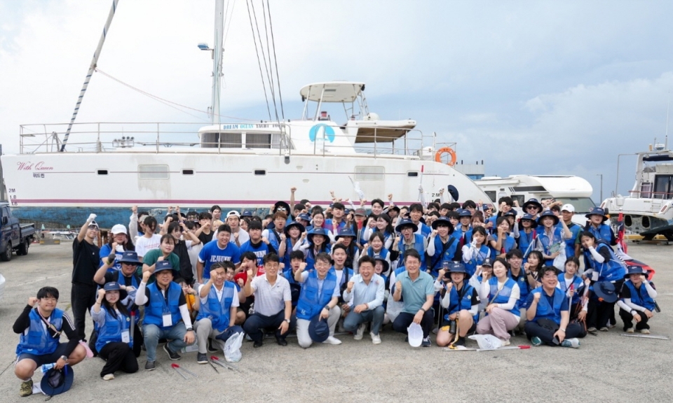 중앙대학교가 지난 15일부터 19일까지 5일간 제주도에서 진행한 ‘2024 제주도 플로깅 중대한 걸음 : 제주路(로)’를 성공적으로 마무리했다. 사진=중앙대.