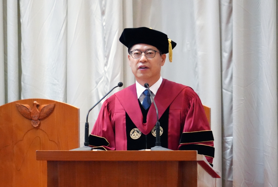 엄종화 신임 세종대학교 총장이 취임사를 하고 있다. 사진=세종대.