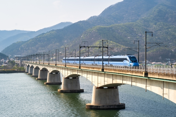 한국철도공사(코레일)의 ‘중앙선 KTX-이음’ 전경. 사진=코레일